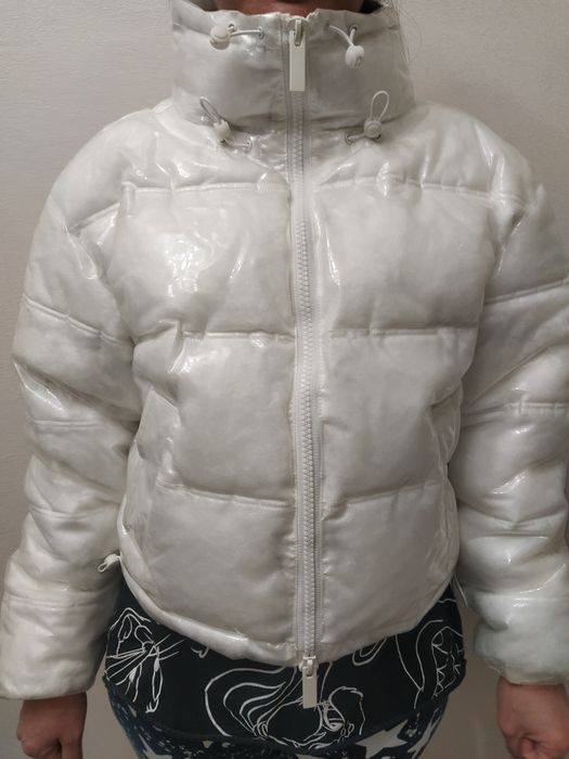 Продам пуховик укороченный