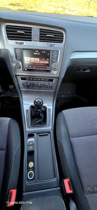 VOLKSWAGEN Golf 2016