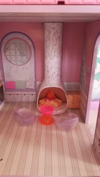 Casa de papusi L.O.L. Surprise Winter Disco Chalet 23x102x75 cm