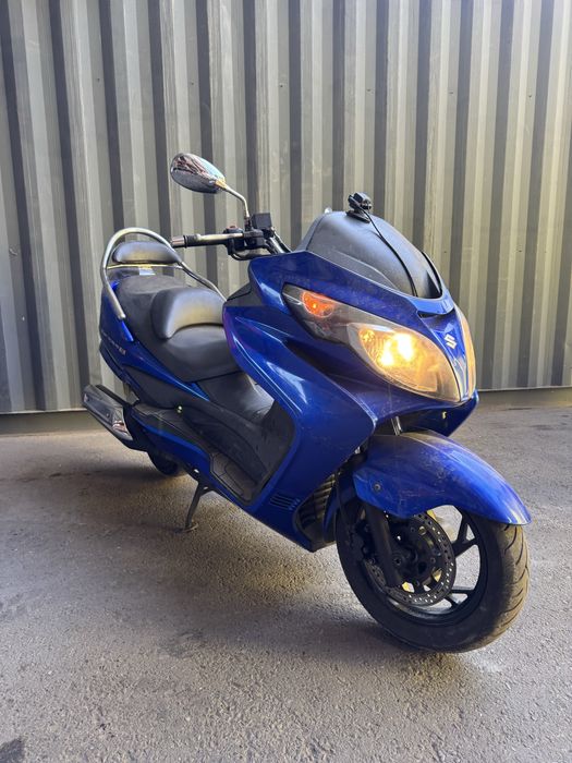 Макси Скутер Suzuki Sky Wave