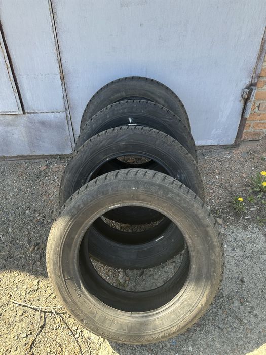 Продам зимнюю резину, Bridgestone Blizzak липучка, 225/60R17