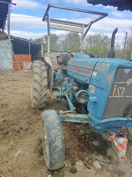 Vînd sau schimb cu masina tractor ford 3000