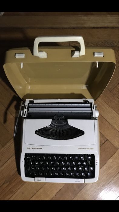 Mașină de scris ( dactilografiat ) - în stare perfectă