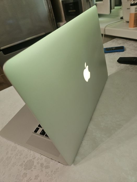 MacBook 15 pro , 2015 8/256 i7