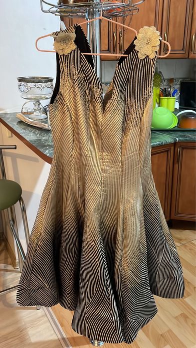 Красивые нарядные стильные платья