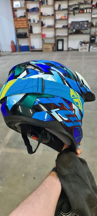 Продам кроссовый шлем FLY