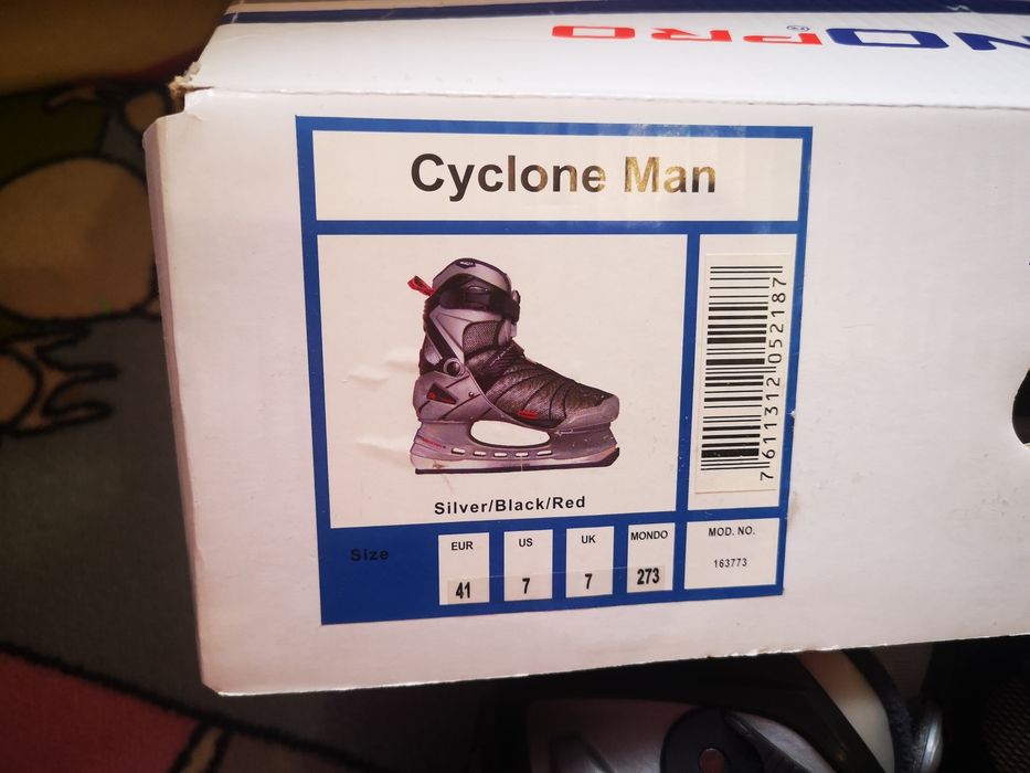 Patine Intersport marimea 41