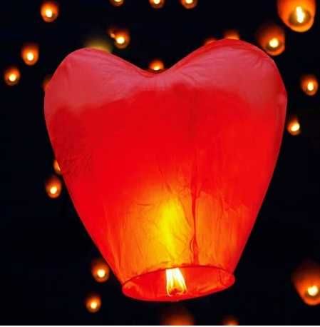 ПРОМО! ГОЛЯМ Летящ фенер във формата Сърце Подарък Свети Валентин