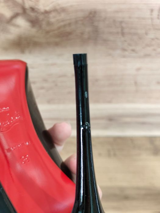 Продам оригинальные Лабутены