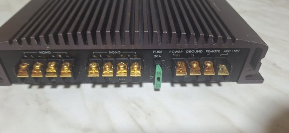 150 lei Amplificator  auto  Philips