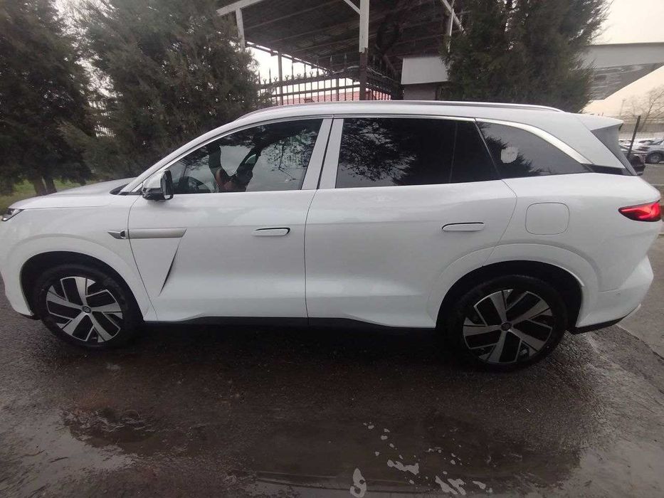 BYD TAN L, 670 км, 2-позиция