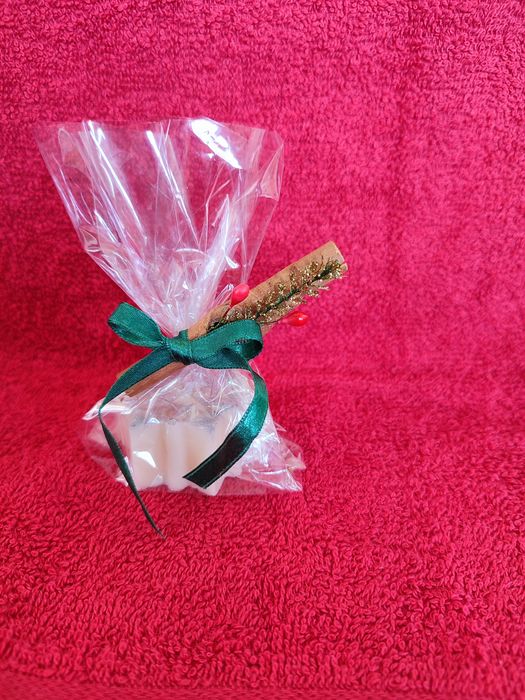 Коледни свещи - подаръчета