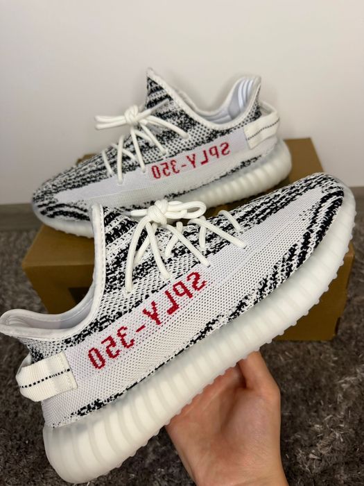 Adidasi Yezzy 350v2 Zebra