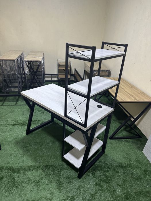 Стол в стиле лофт