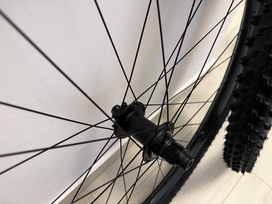 Roti Bontranger (TREK) Kovee Elite 23 Carbon 29"