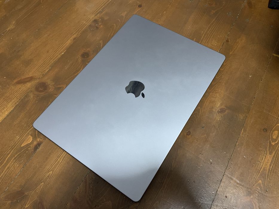 Macbook pro 16 M 1 pro
