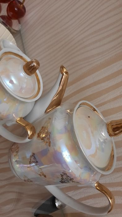 Продам  чайники разные,