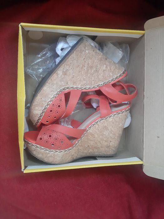 Распродажа женской обуви