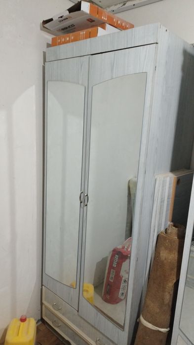 Продам два шкафа