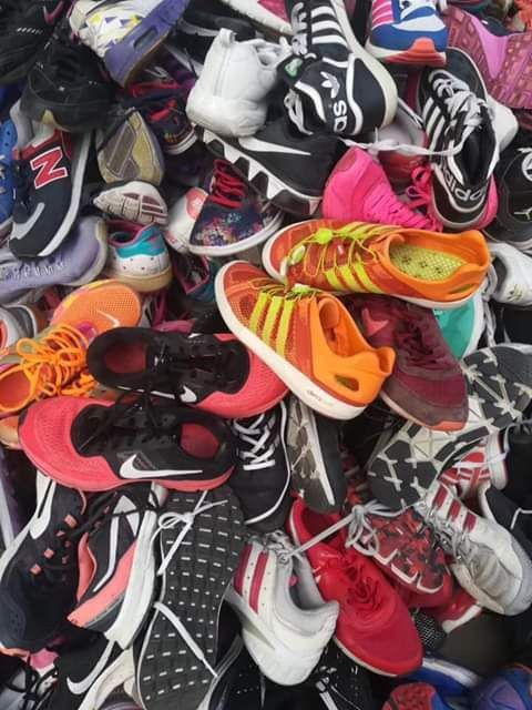 Loturi de haine calitatea întâi second hand și noi