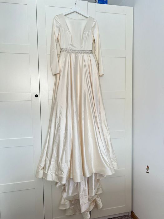 Атласное свадебное платье