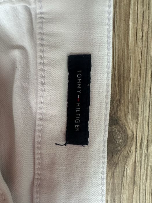 Бели дамски дънки Tommy Hilfiger