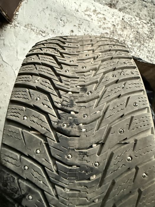 235/45 r18 зима шипы продам
