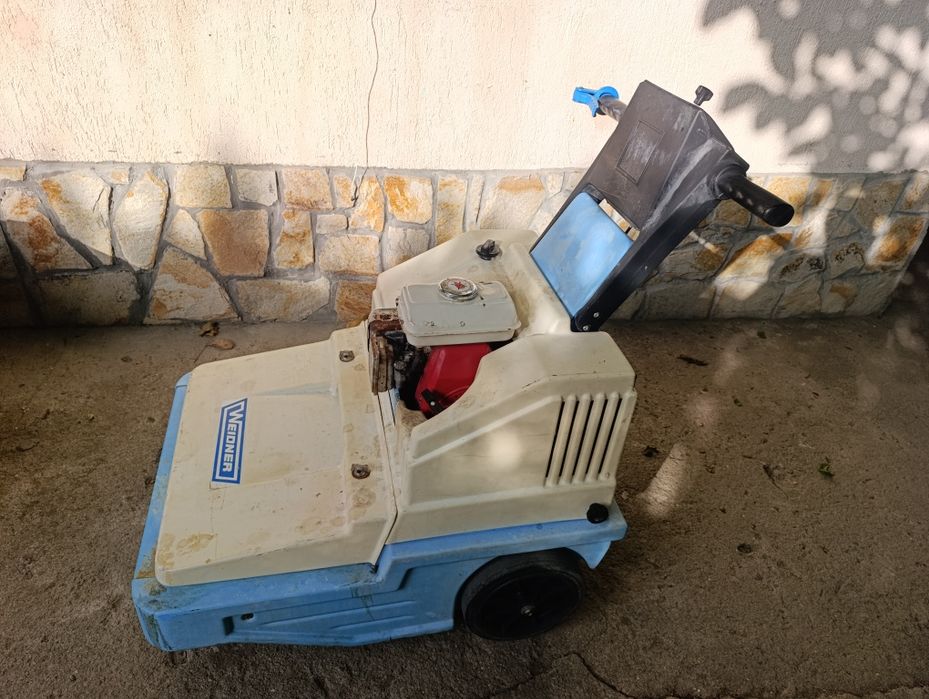 Самоходна метачна машина