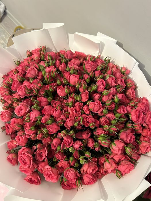 Цветы букет и с корзиной шары бенто торт