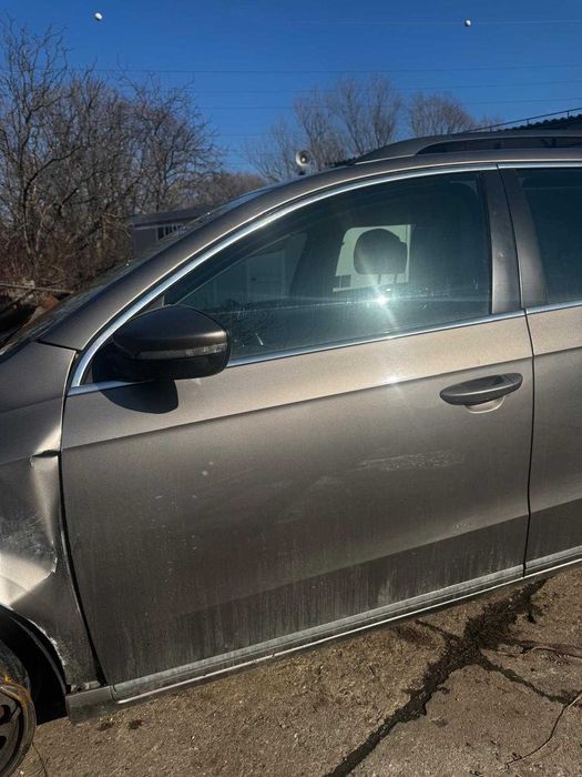 Usa stanga fata Vw Passat B7 cod culoare LA8X