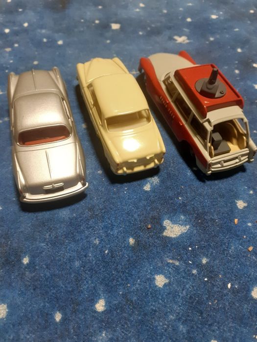 Метални колички Dinki toys