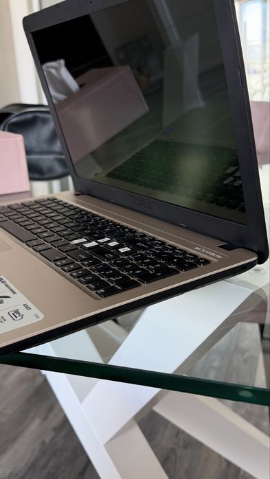 Laptop Asus -utilizat, stare perfecta de functionare