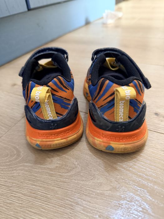 Детские кроссовки biomecanics