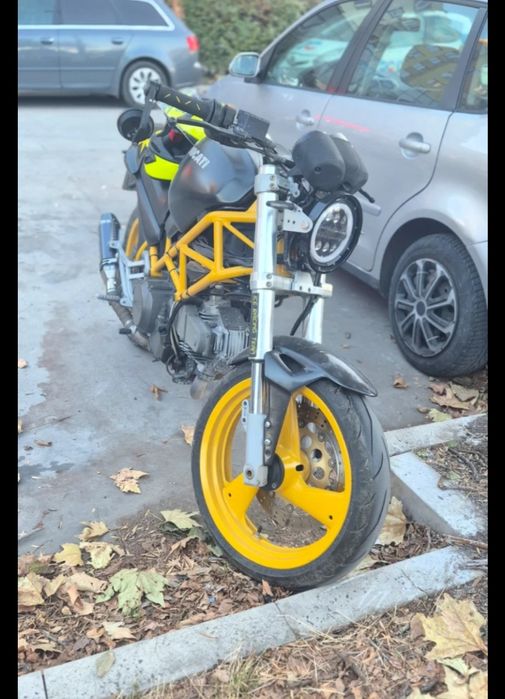 Ducati Monster  600 A2