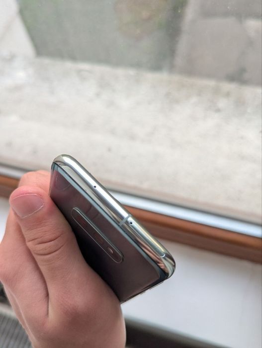 Vând sau schimb samsung s10e stare impecabilă