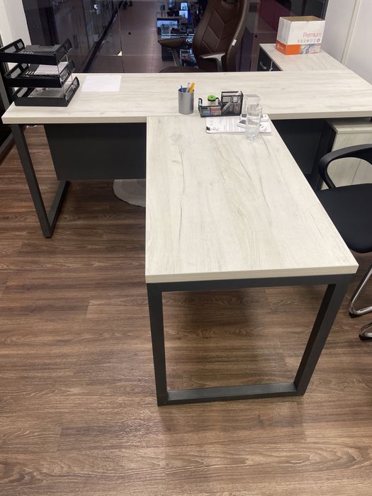 Продам офисную мебель в хорошем качестве