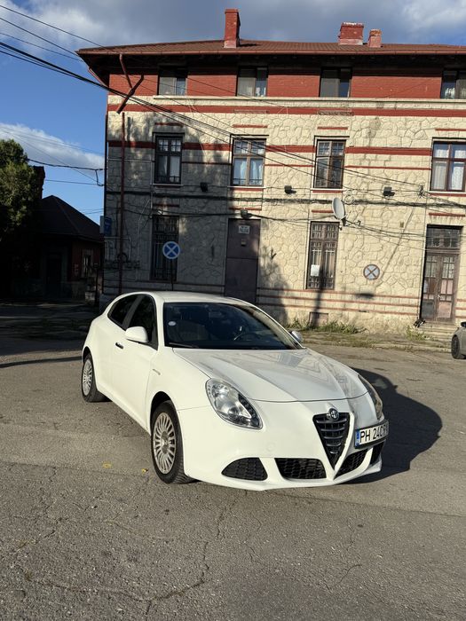 Alfa Romeo Giulietta – 2014, Benzină, Stare Excelentă