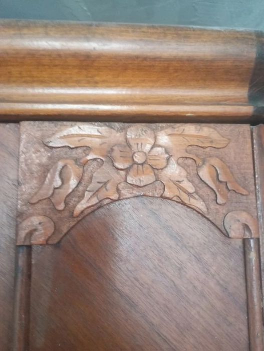 Антикварный коллекционный шкаф для белья начала 60-х годов тг