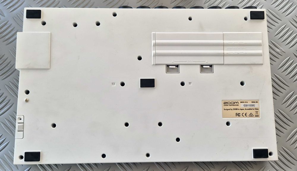 Zoom R16 – Рекордер, Интерфейс и Контролер