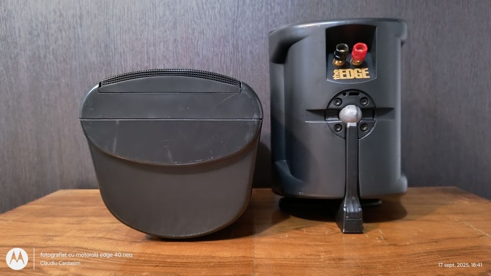 Boxe Acoustic Research Edge