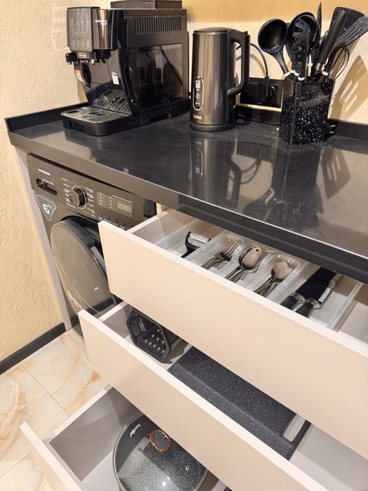 1в2 4/4 Бабура ПедИнститут, своя без посредников. После ремонта.