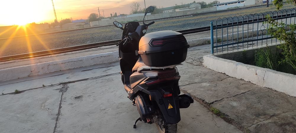 Скутер Maxi Pro 2025