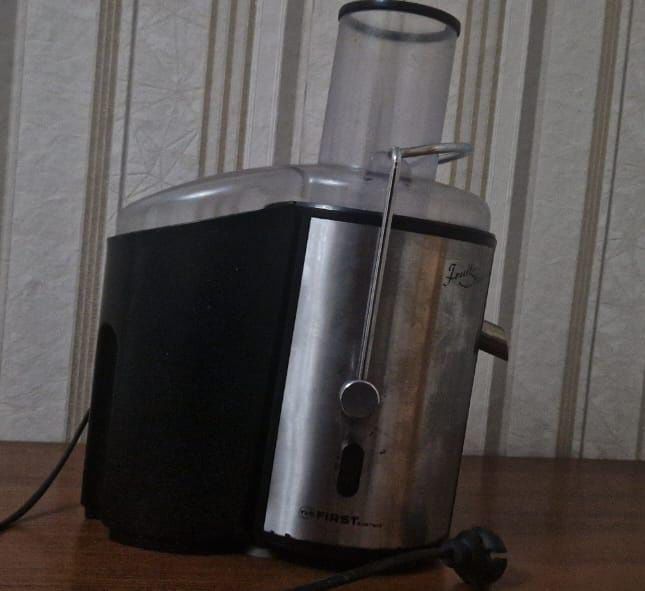 Соковыжималка в хорошем состоянии