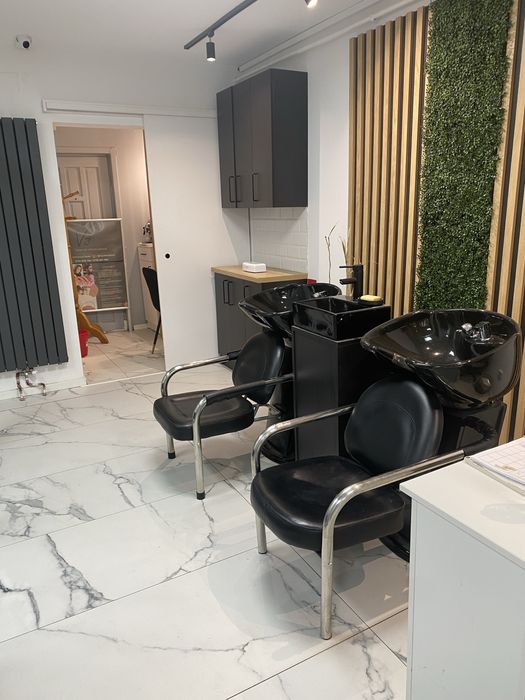 Vând spațiu comercial amenajat complet ptr salon de îmfrumuțesare
