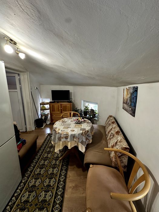 Дава се под наем Етаж от къща в Пловдив, Център - 106 кв.м за 329900 € - Снимка #13