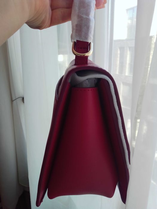 Оригинална чанта Furla.