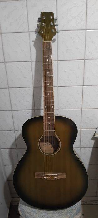 Продам Гитару  за 20000тг. Район Бурова