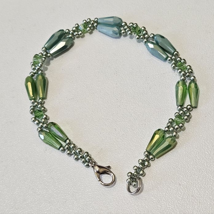 Гривни от мъниста