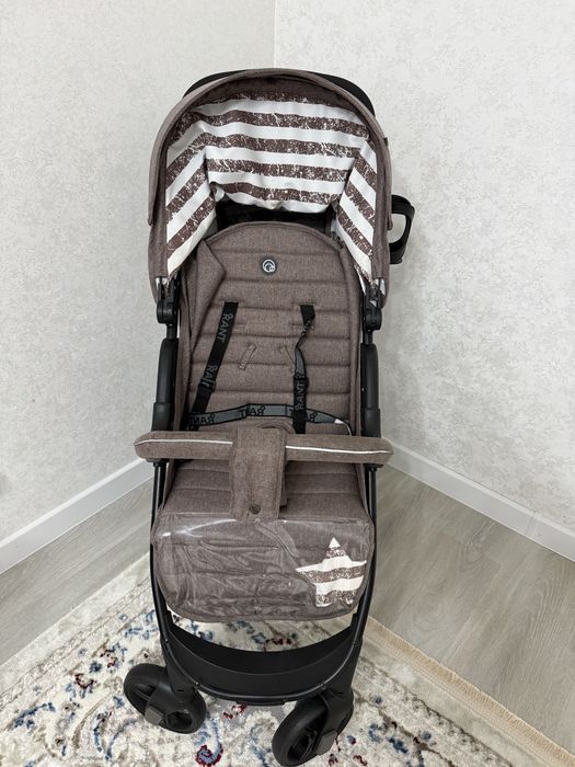 Продам б/у коляску в идеальном  состояние