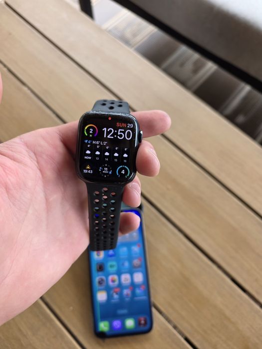 Apple iPhone 13 pro max / apple watch 7 Nike